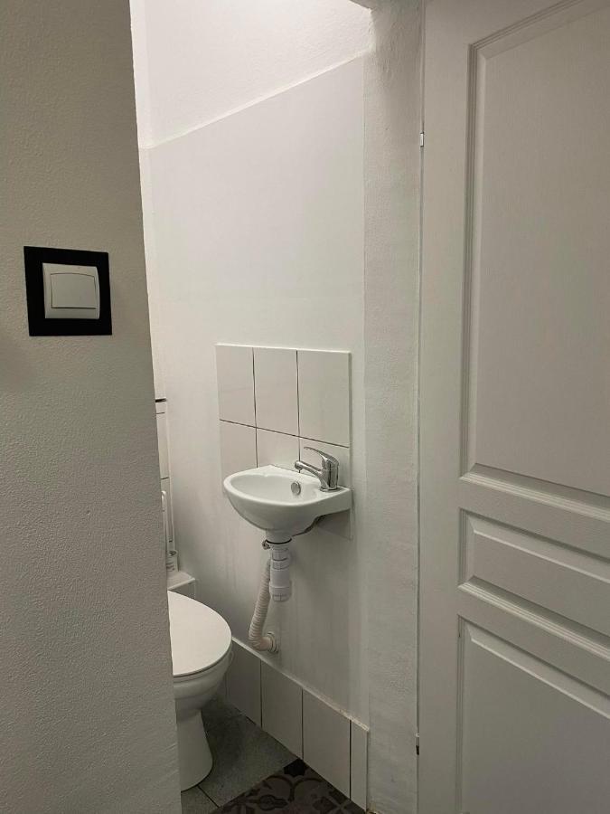 Charmed Homestay - Zaczarowany ワルシャワ エクステリア 写真