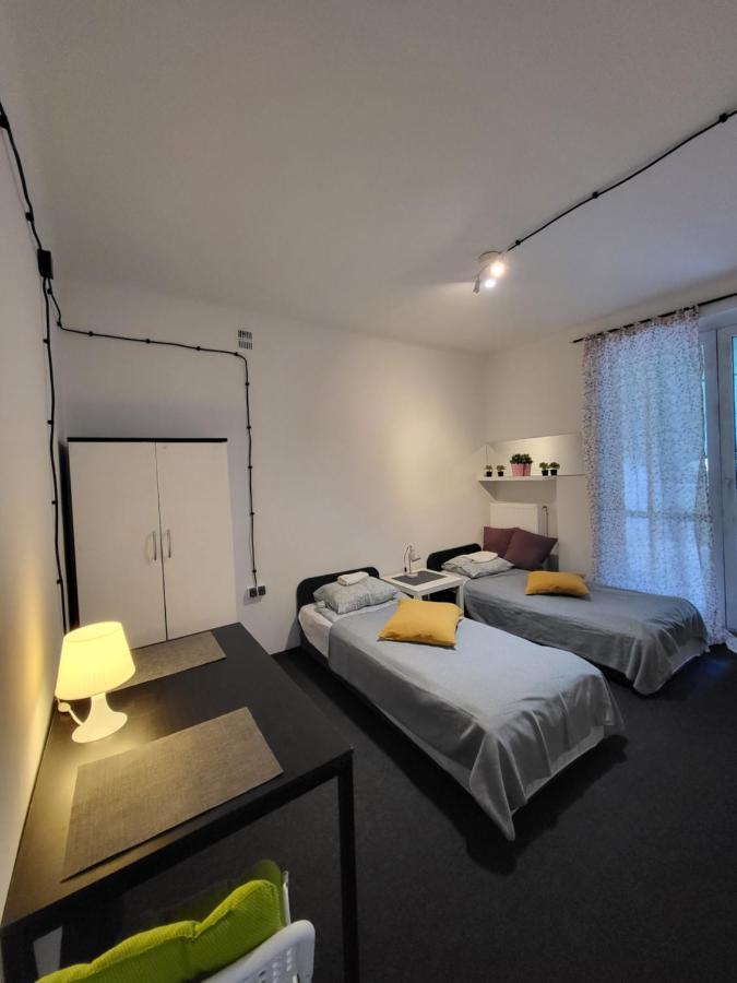 Charmed Homestay - Zaczarowany ワルシャワ エクステリア 写真