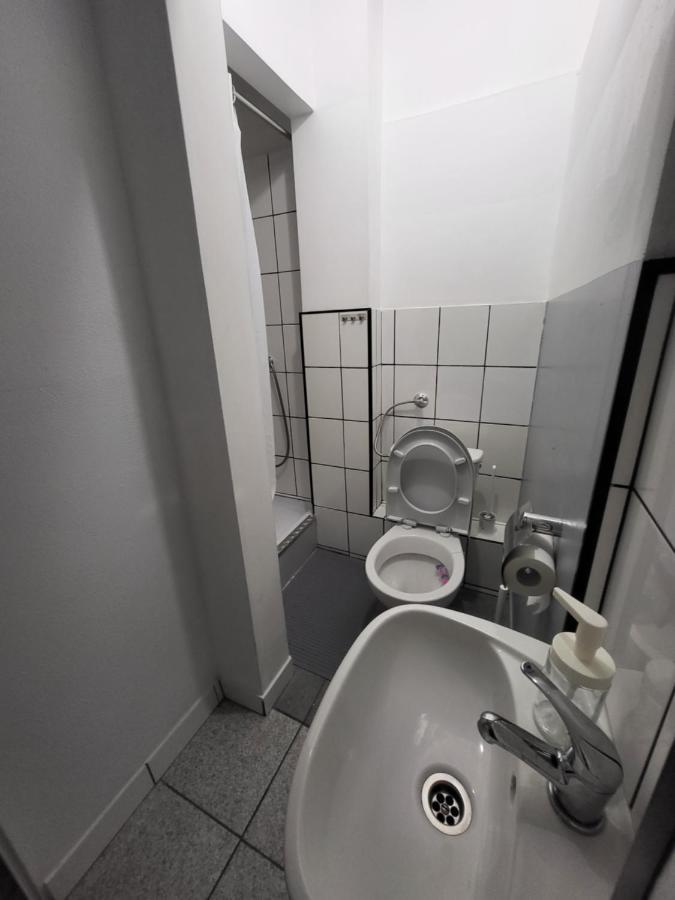 Charmed Homestay - Zaczarowany ワルシャワ エクステリア 写真