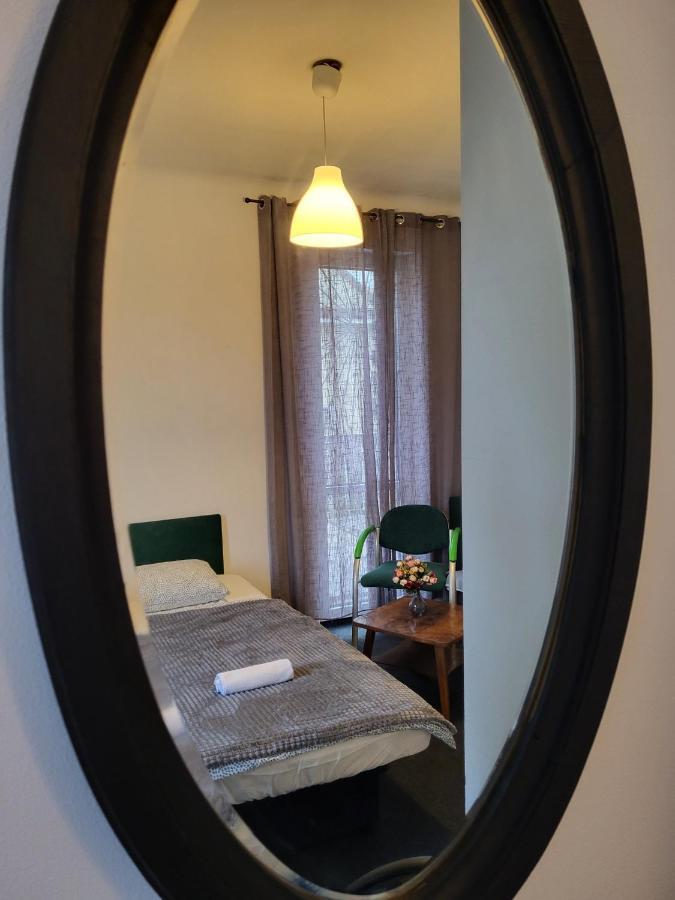 Charmed Homestay - Zaczarowany ワルシャワ エクステリア 写真
