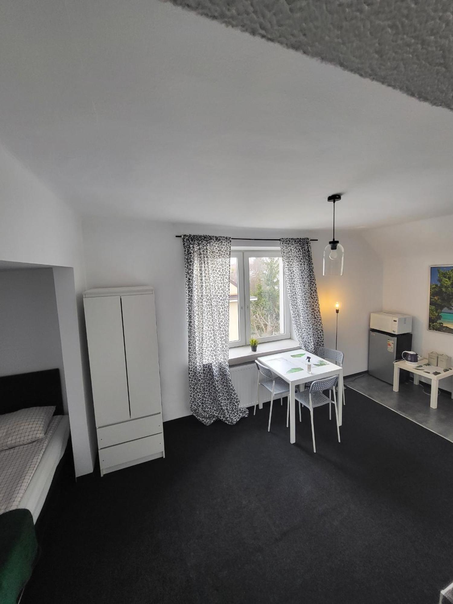 Charmed Homestay - Zaczarowany ワルシャワ エクステリア 写真