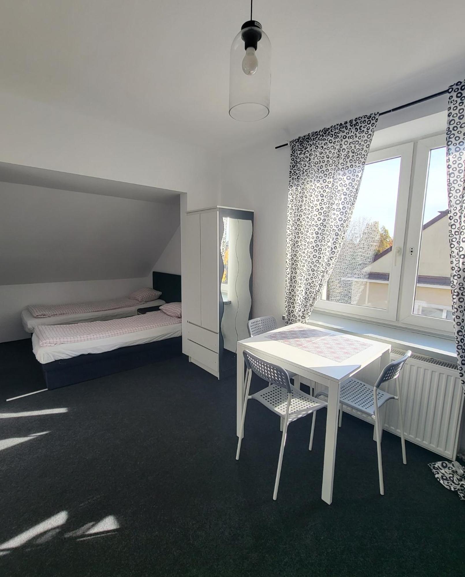 Charmed Homestay - Zaczarowany ワルシャワ エクステリア 写真